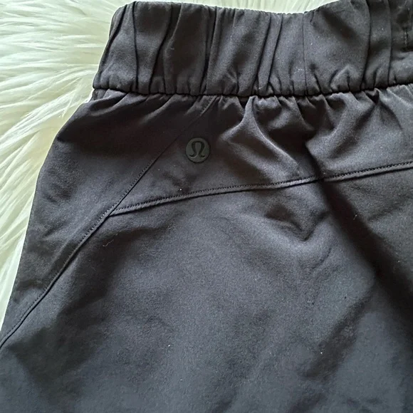 Lululemon Stroll at Sundown Black Short - Picture 4 of 6